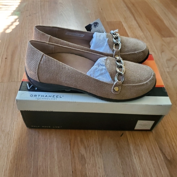 Vionic Shoes - Vionic Alda Chain Beige Lizard Skin Loafers with Gold Accent, Size 7.5
